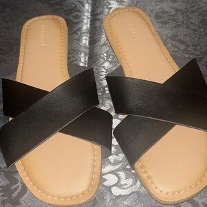 New Item: Old Navy Black Women's Sandals size 8